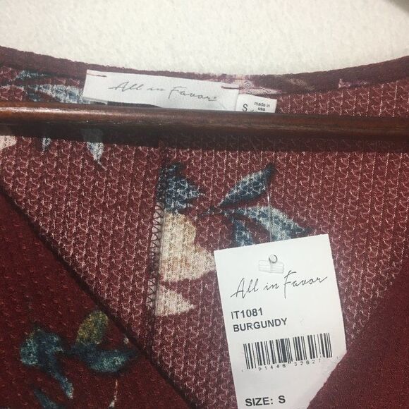 All In Favor V-Neck Floral Print Thermal Top - Picture 8 of 9